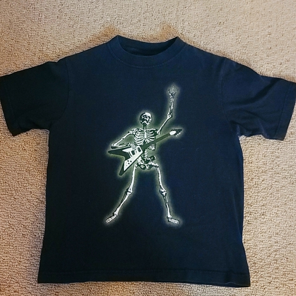 Boys Urban Pipeline tee Size M